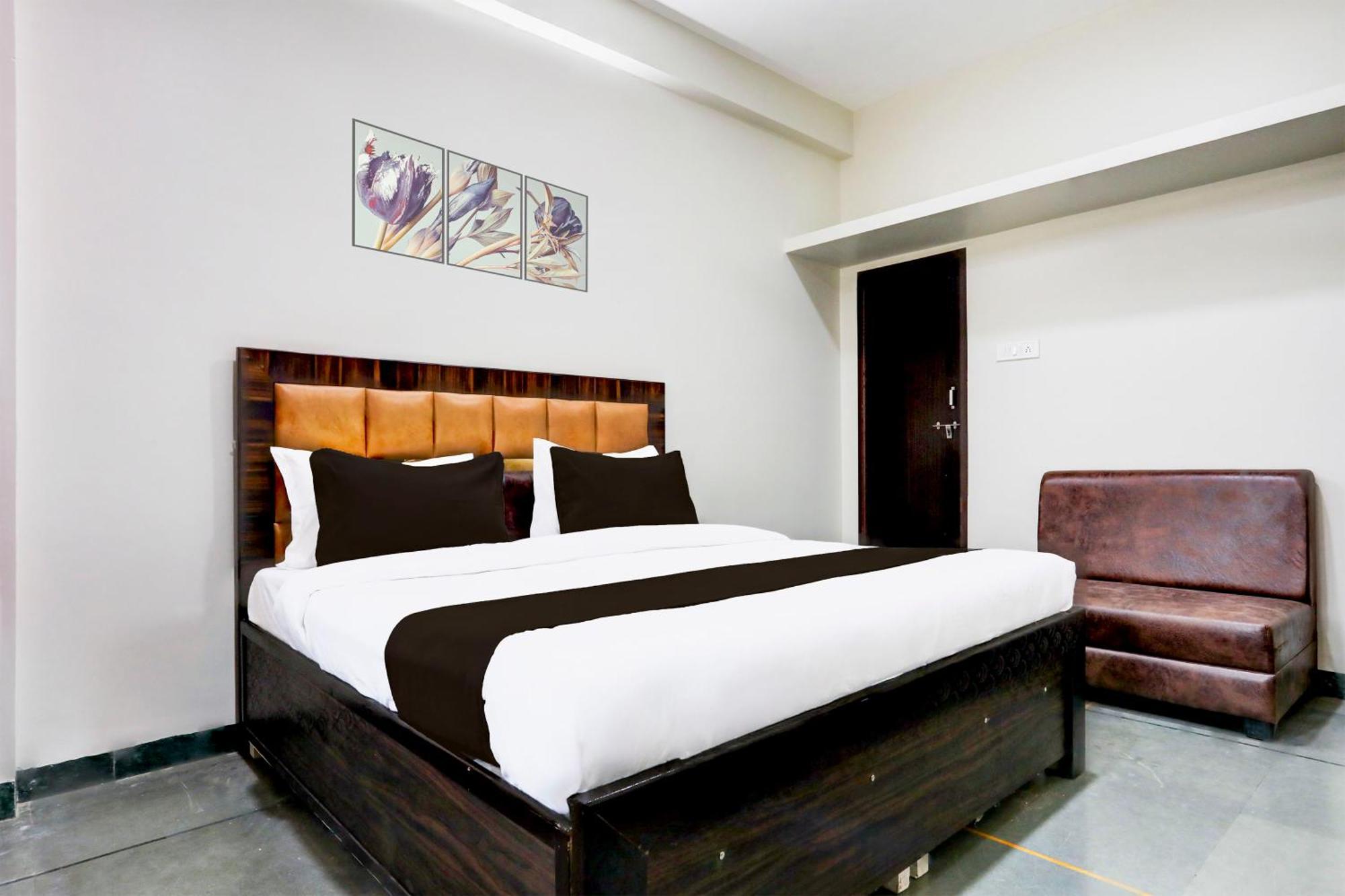Hotel O The Baba Gest House Индор Екстериор снимка